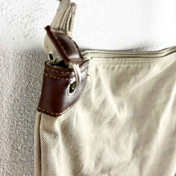 👜 Tan & Brown Faux Leather Trim Adjustable Strap Crossbody Purse Bag - Picture 5 of 10